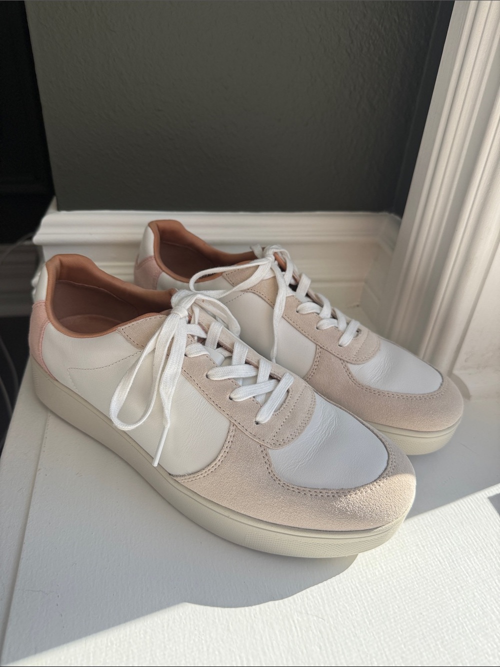 Fitflop Rally Women’s pink suede white leather sneakers arch support